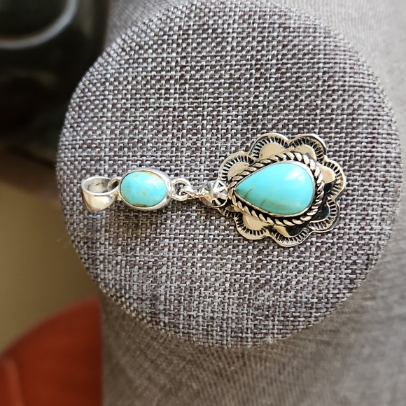 Gorgeous NWOT Native American Navajo Turquoise Double Stone Pendant 💙 - Picture 3 of 11
